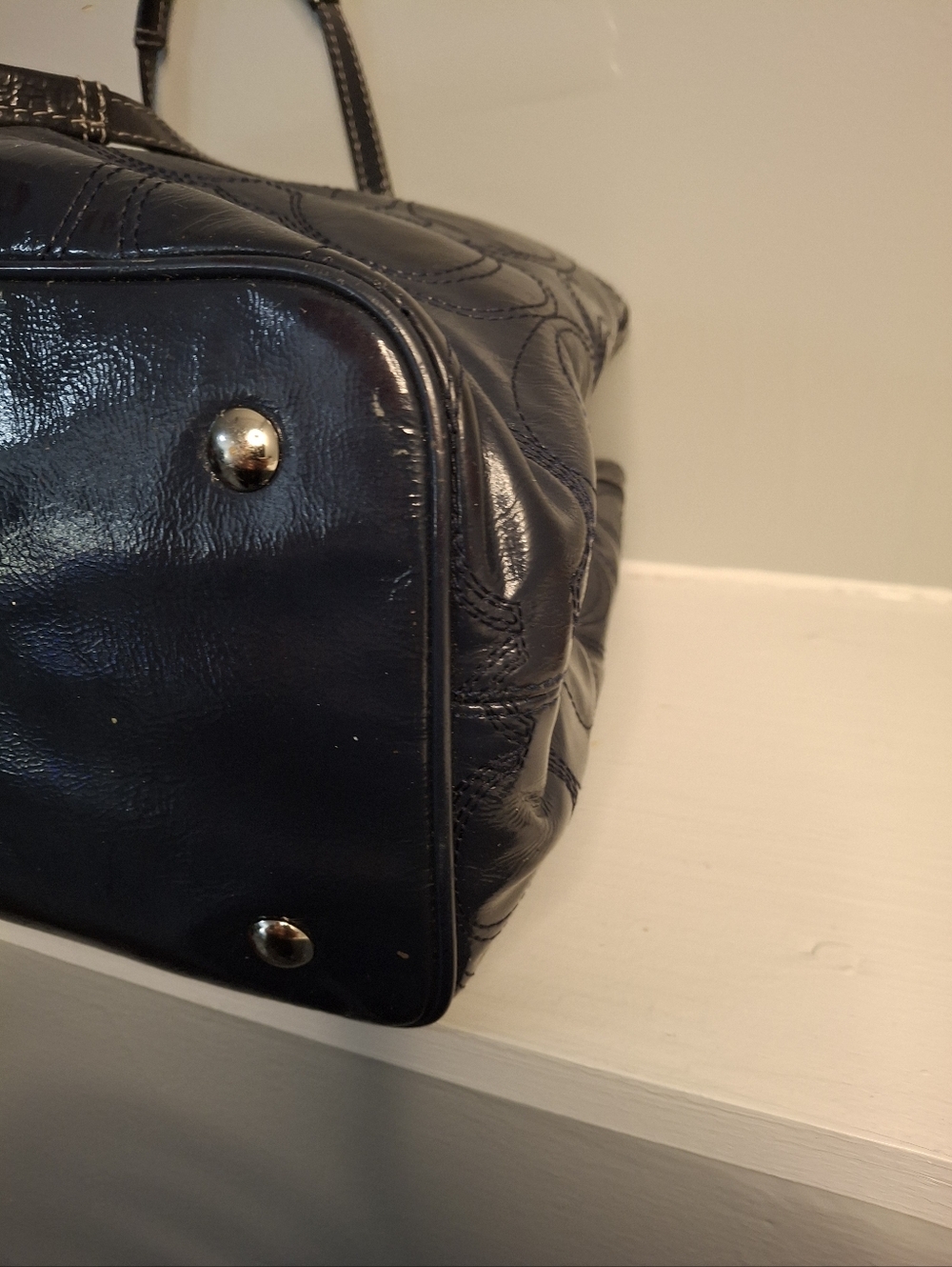 Coach Kiss Lock Carryall Shoulder Bag Navy patent leather Great Condition - Picture 5 of 8